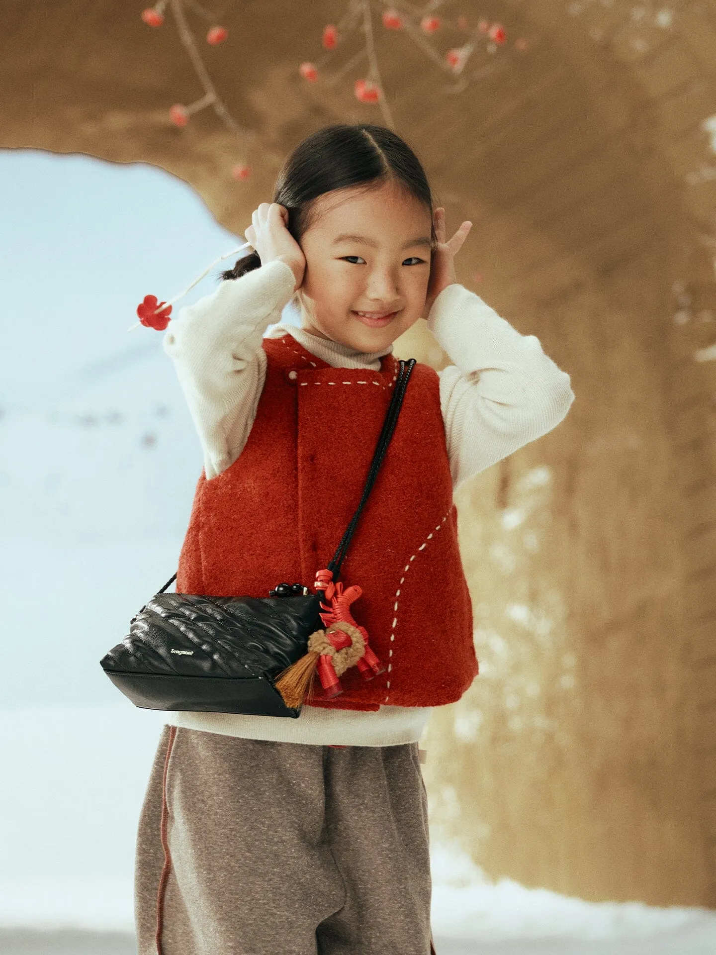 Winding Underarm Bag Gift Box (Limited Version) sold by Songmont product image thumbnail 2