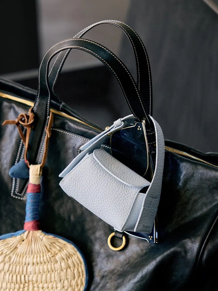 Mini Drippy AirPods Case sold by Songmont product image thumbnail 3