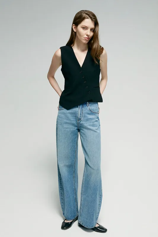 Slope Curve Jeans sold by Etela Petite