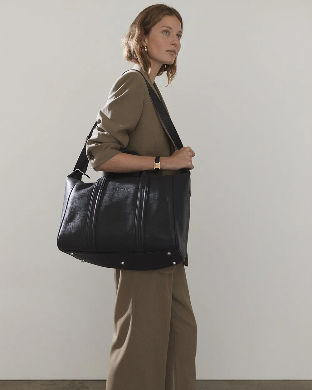Aries Duffle Bag: Black sold by The Horse product image thumbnail 5