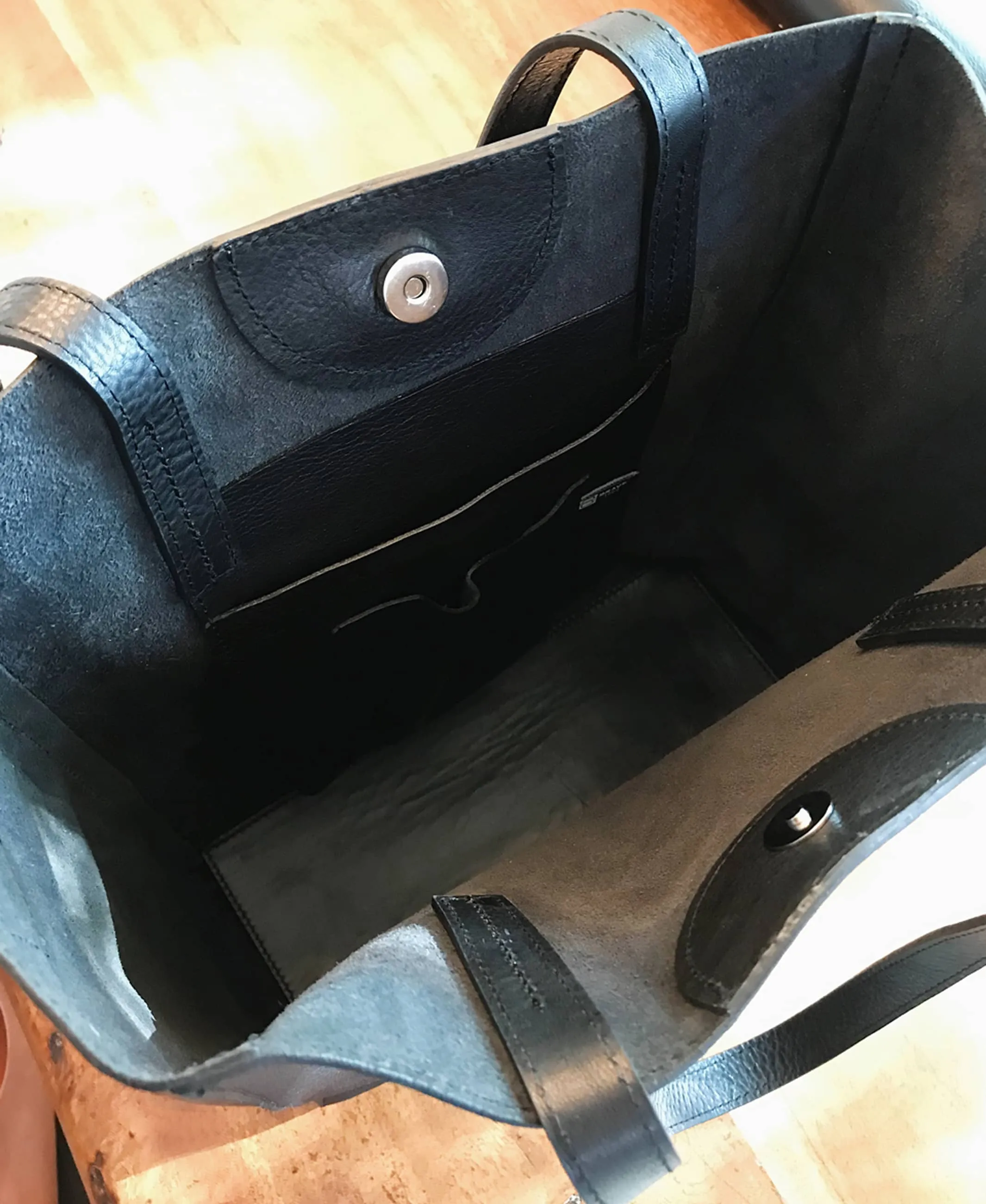 Giovana Raw Washed sold by Brave Leather product image thumbnail 3