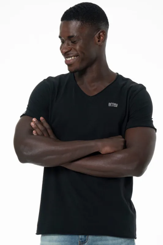 V-Neck T-Shirt _ 141370 _ Black sold by Refinery