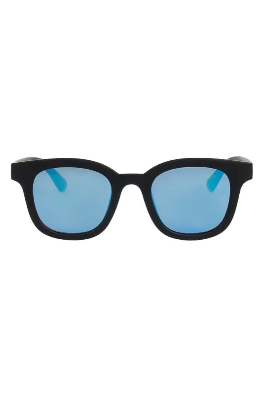 Sunglasses _ 143866 _ Black sold by Refinery