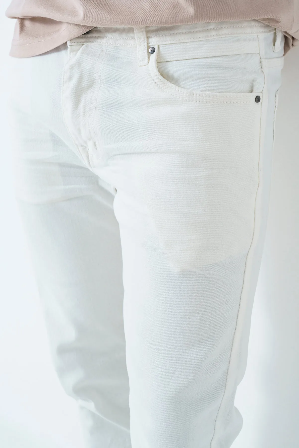 Rf02 White Denim Jeans sold by Refinery product image thumbnail 5