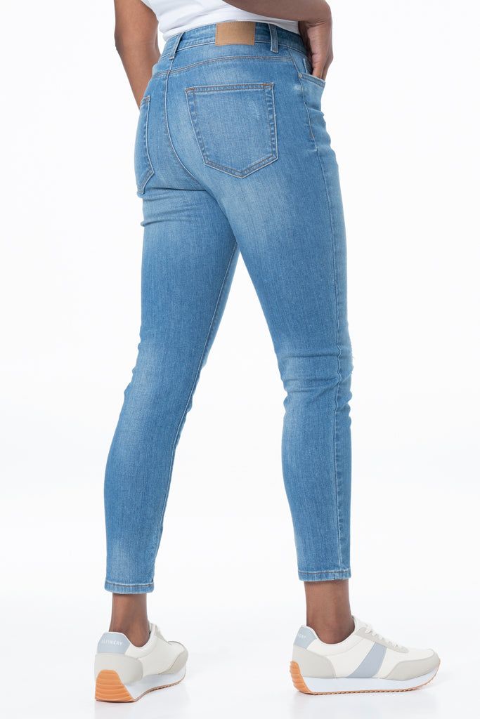 Rf05 Hi-Rise Denim Jeans _ 130676 _ Light Wash sold by Refinery product image thumbnail 5