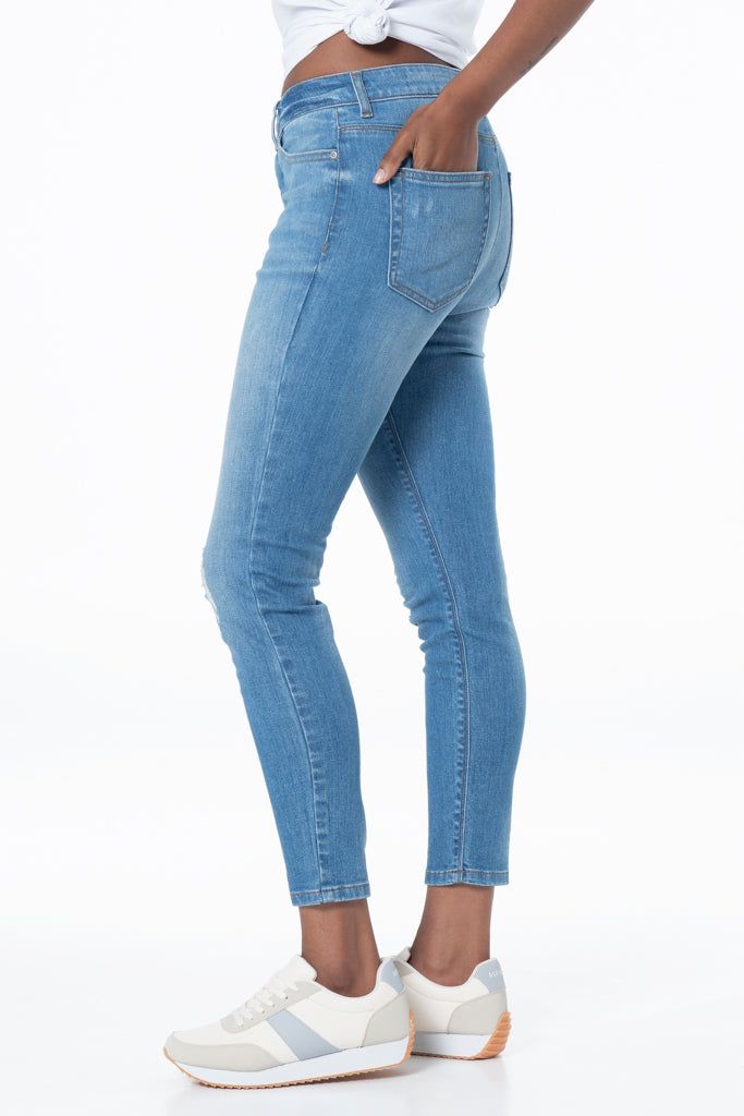 Rf05 Hi-Rise Denim Jeans _ 130676 _ Light Wash sold by Refinery product image thumbnail 4