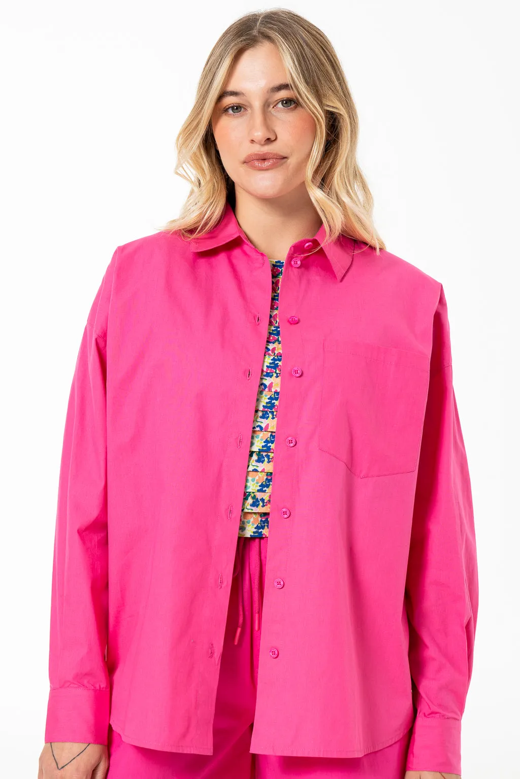 Overshirt _ 141554 _ Pink sold by Refinery