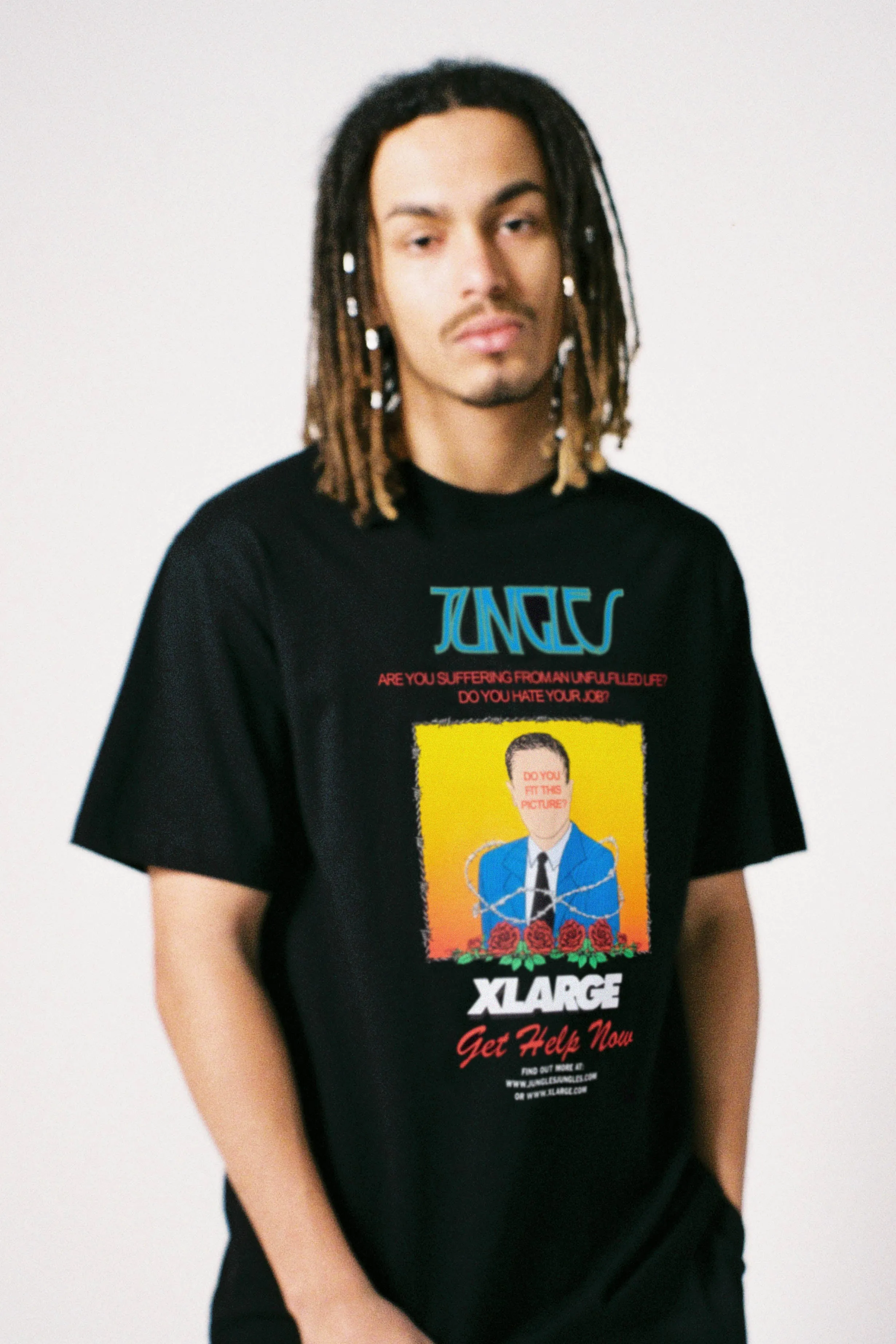 Do you fit this picture? SS tee black sold by Junglesjungles product image thumbnail 3