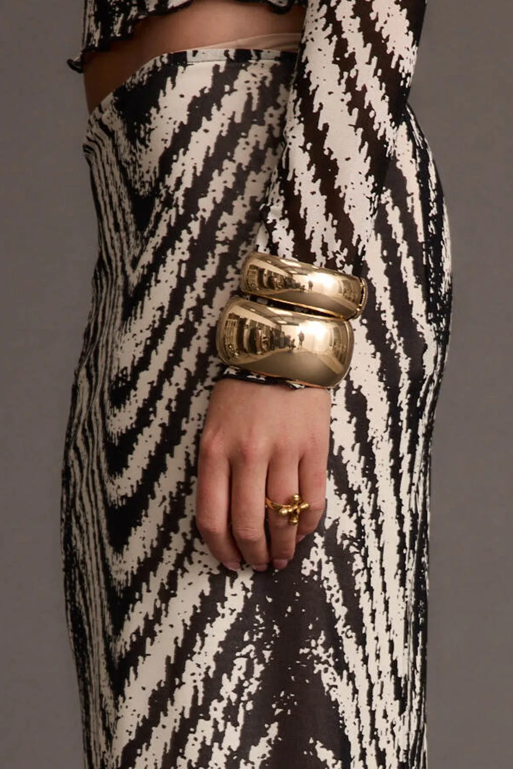 Runyon Set of 2 Gold Cuff Bangles sold by 12th Tribe product image thumbnail 2