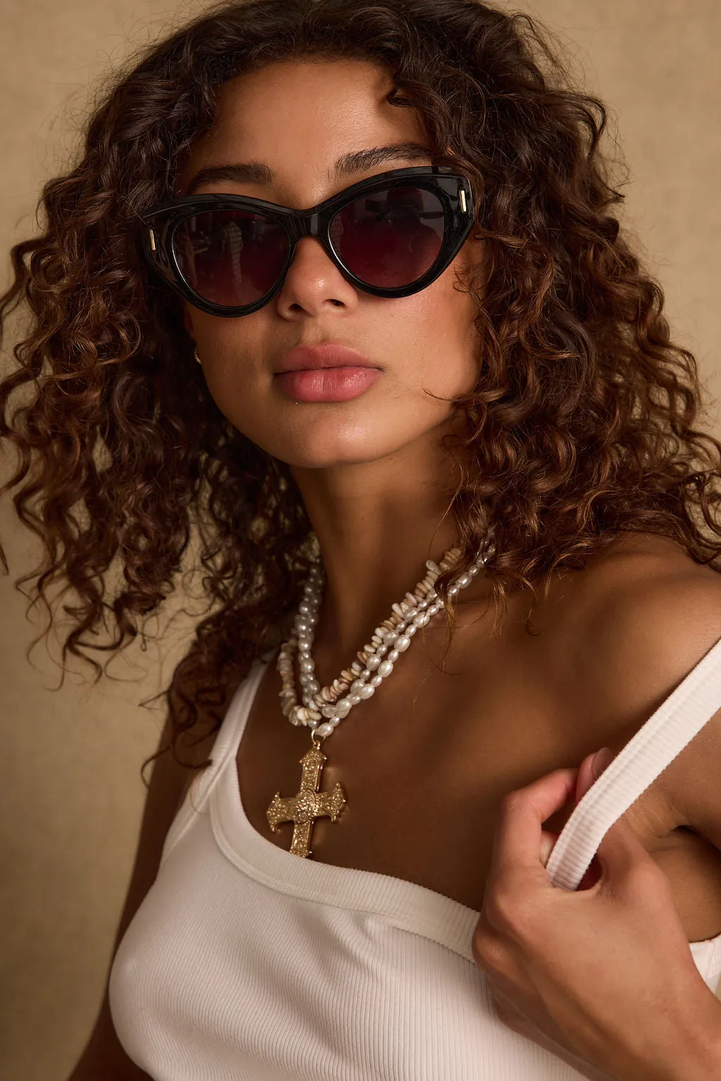 Bienvenue Black Bold Sunglasses sold by 12th Tribe product image thumbnail 3