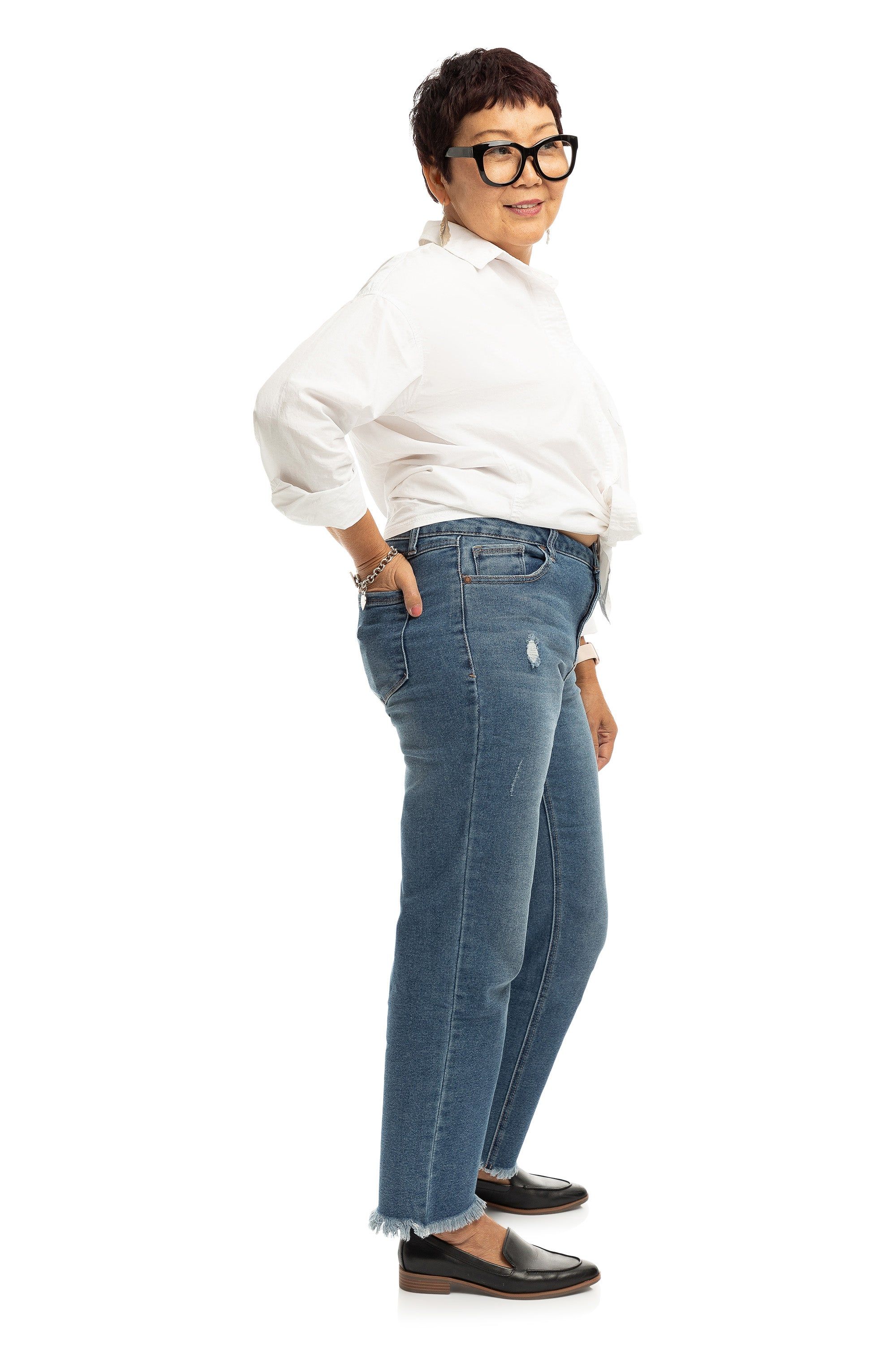 Curvy 28” Mid-Rise Eco Girlfriend in Bosco sold by 1822 Denim product image thumbnail 2