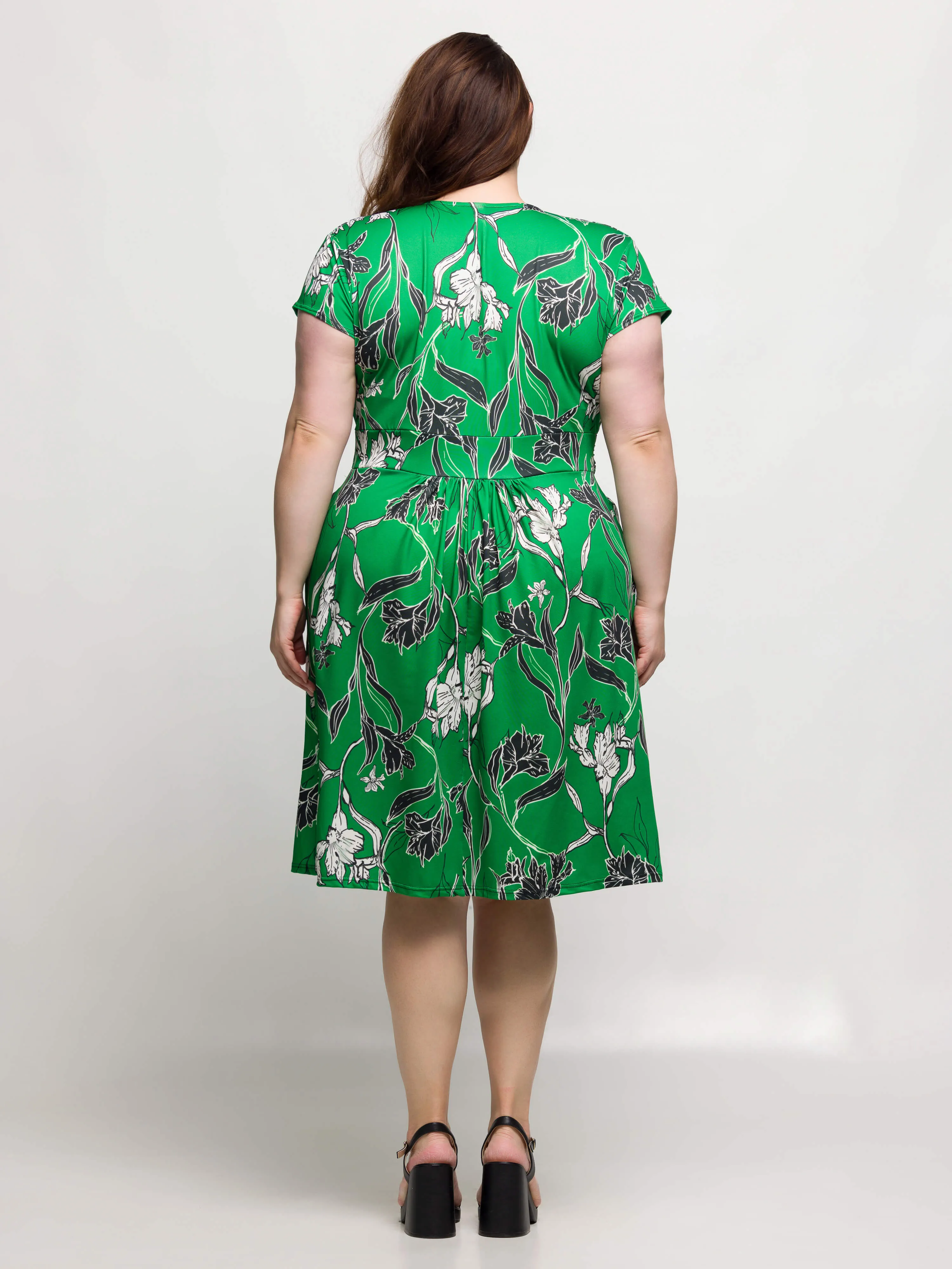 24seven Comfort Apparel Plus Size Cap Sleeve Green Floral V Neck Knee Length Pocket Dress sold by 24/7 Comfort Apparel product image thumbnail 5