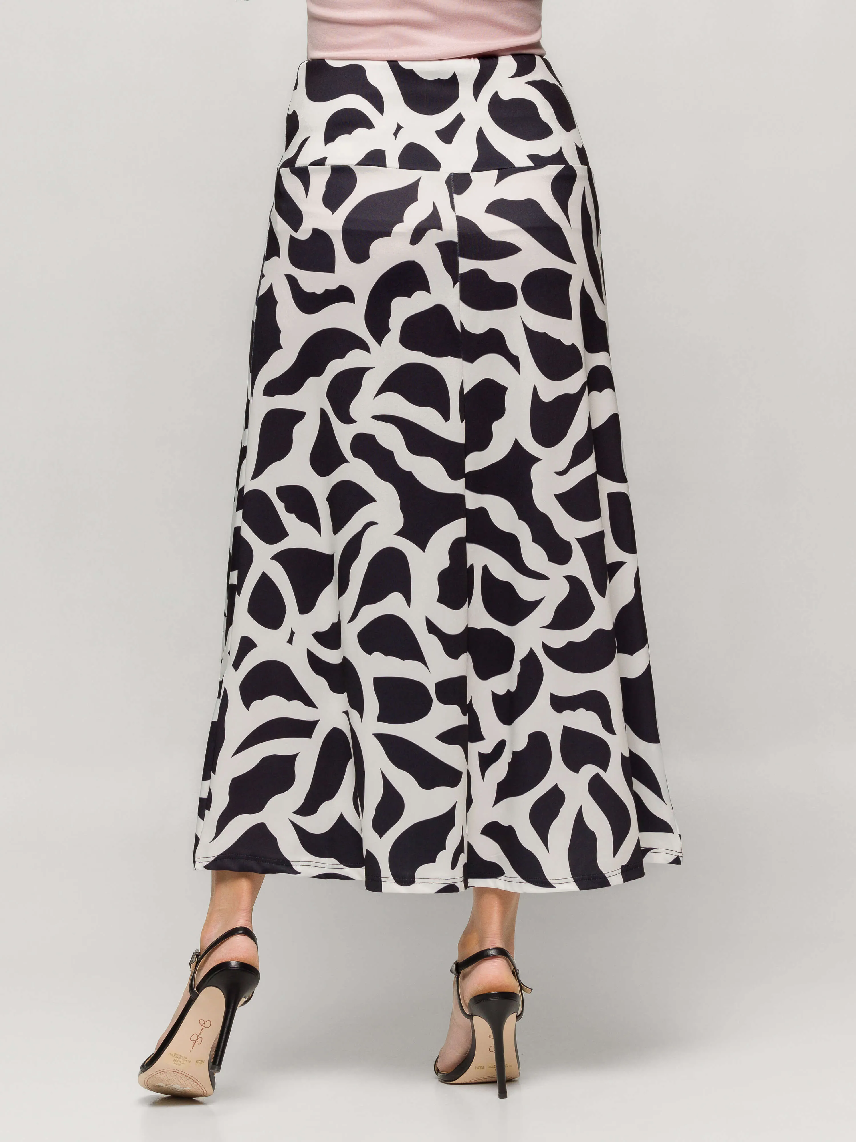 24seven Comfort Apparel Womens Black and White Print Elastic Waist A Line Maxi Skirt sold by 24/7 Comfort Apparel product image thumbnail 3