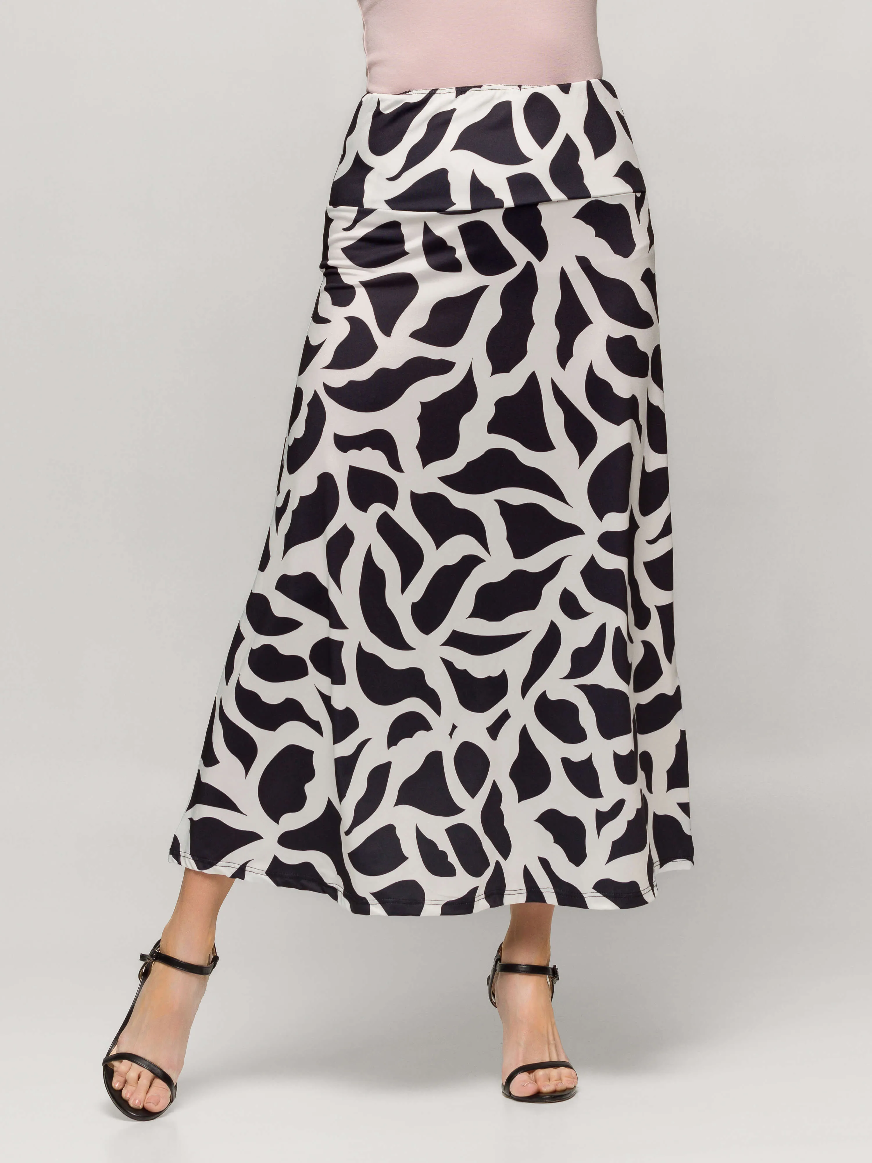 24seven Comfort Apparel Womens Black and White Print Elastic Waist A Line Maxi Skirt sold by 24/7 Comfort Apparel product image thumbnail 4