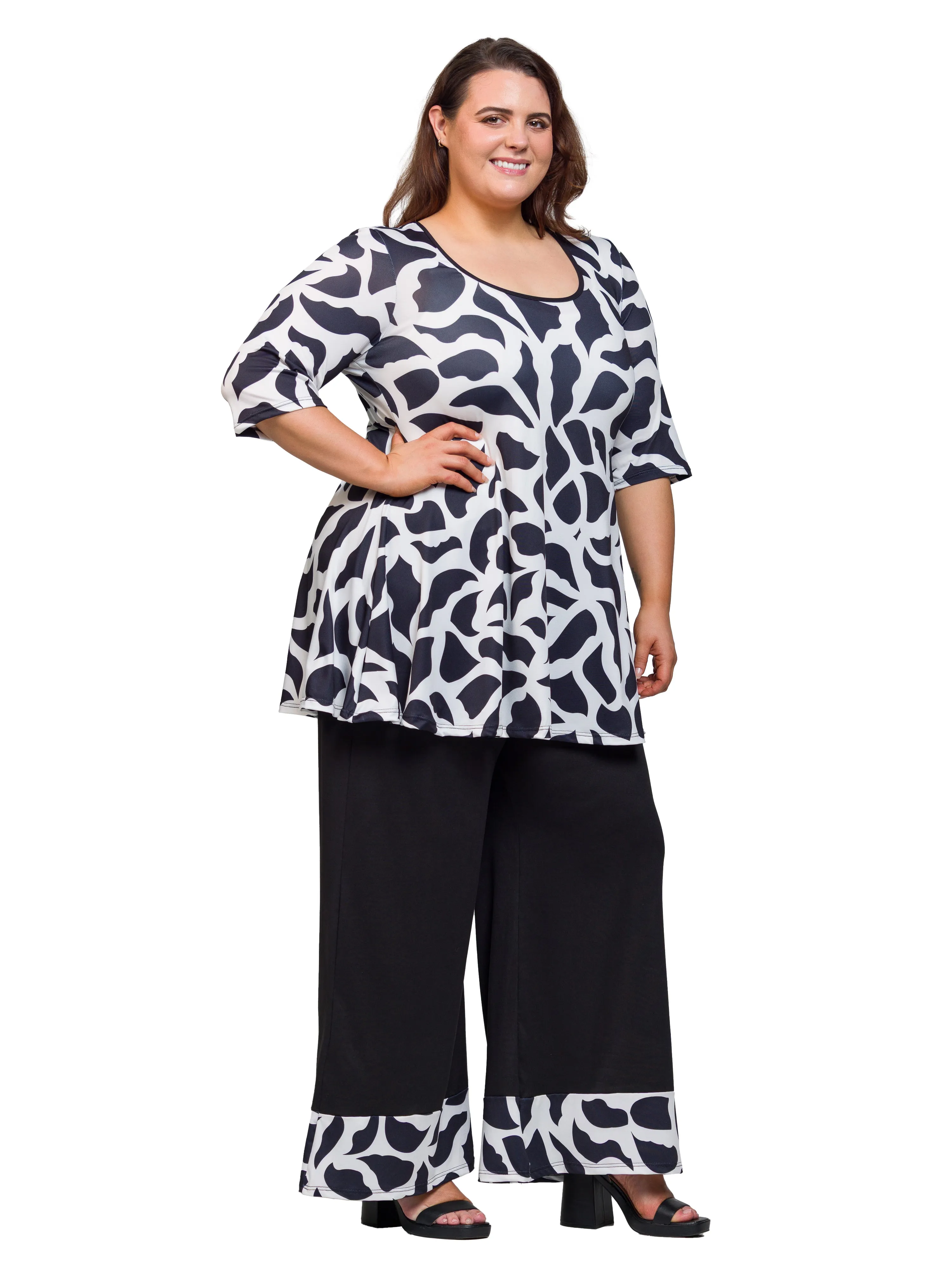 24seven Comfort Apparel Plus Size Black and White Print Two Piece Pant Set sold by 24/7 Comfort Apparel product image thumbnail 2