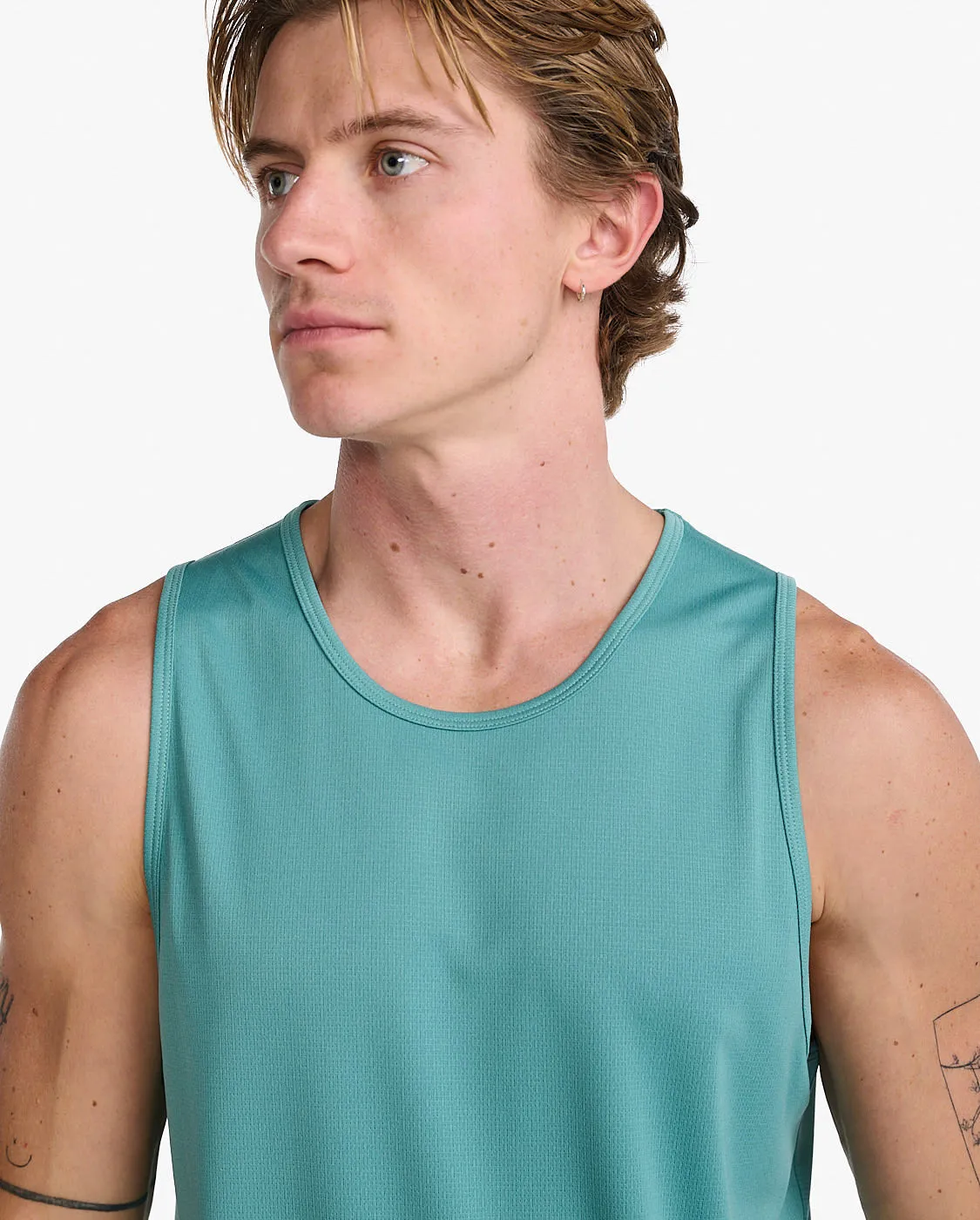 Aero Tank sold by 2xu product image thumbnail 4