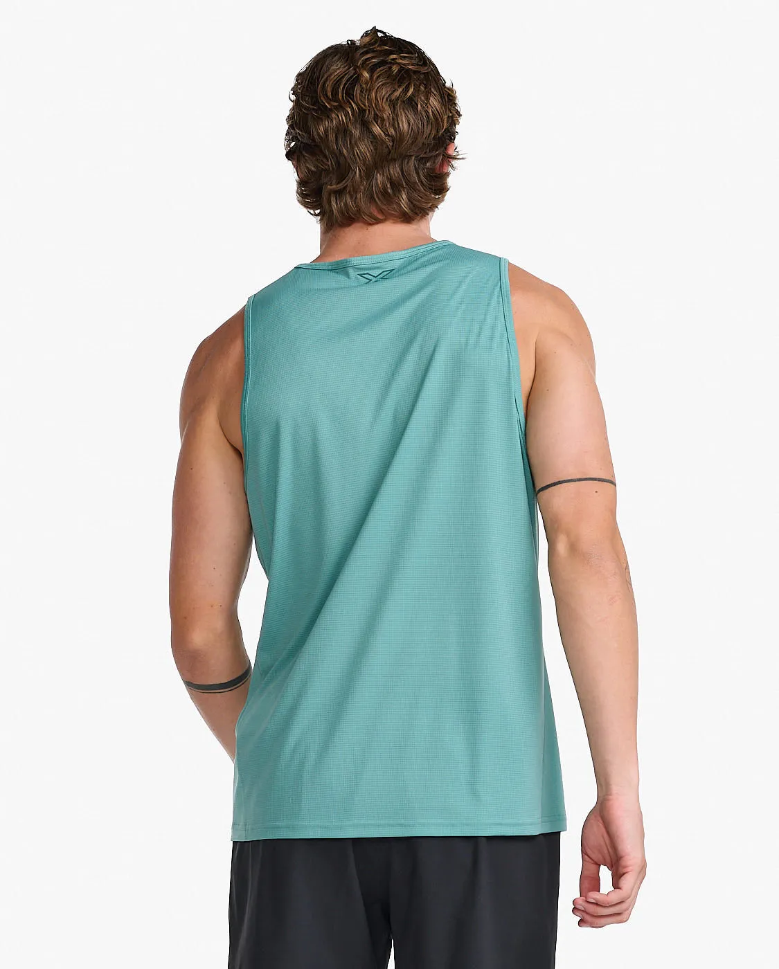 Aero Tank sold by 2xu product image thumbnail 2