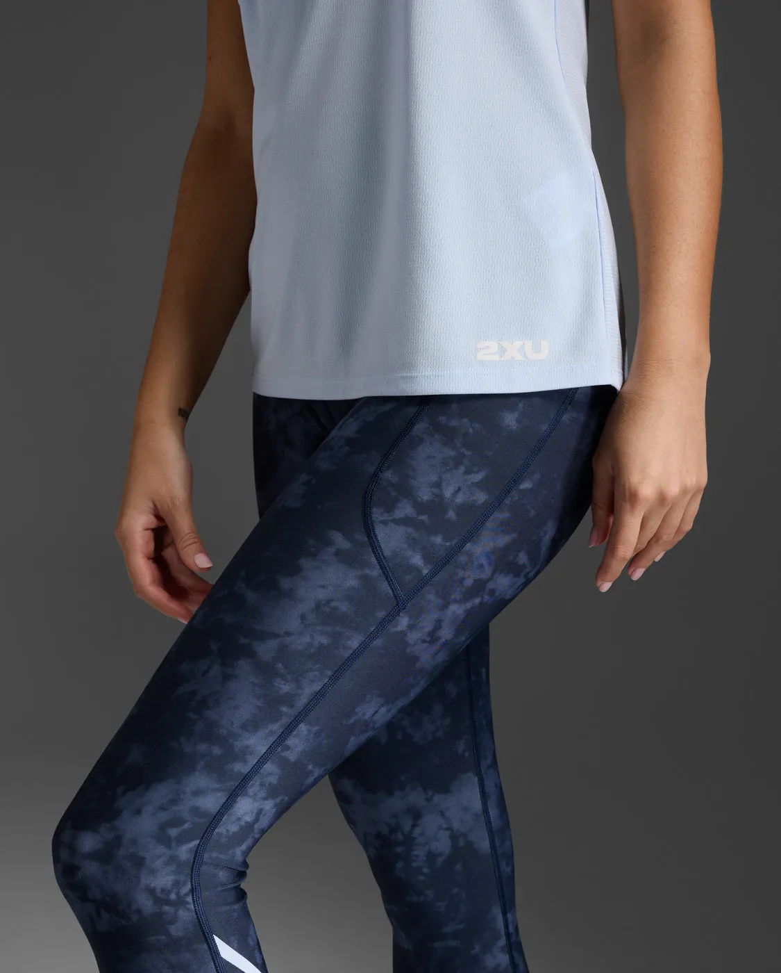 Aero Singlet sold by 2xu product image thumbnail 4