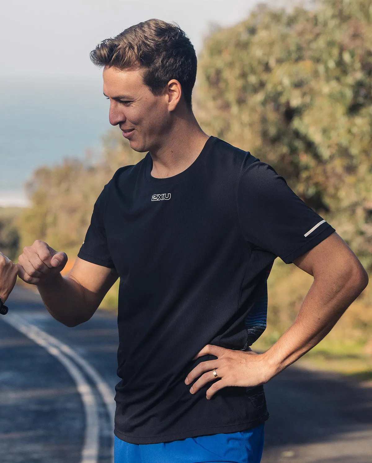 Light Speed Tee sold by 2xu product image thumbnail 2