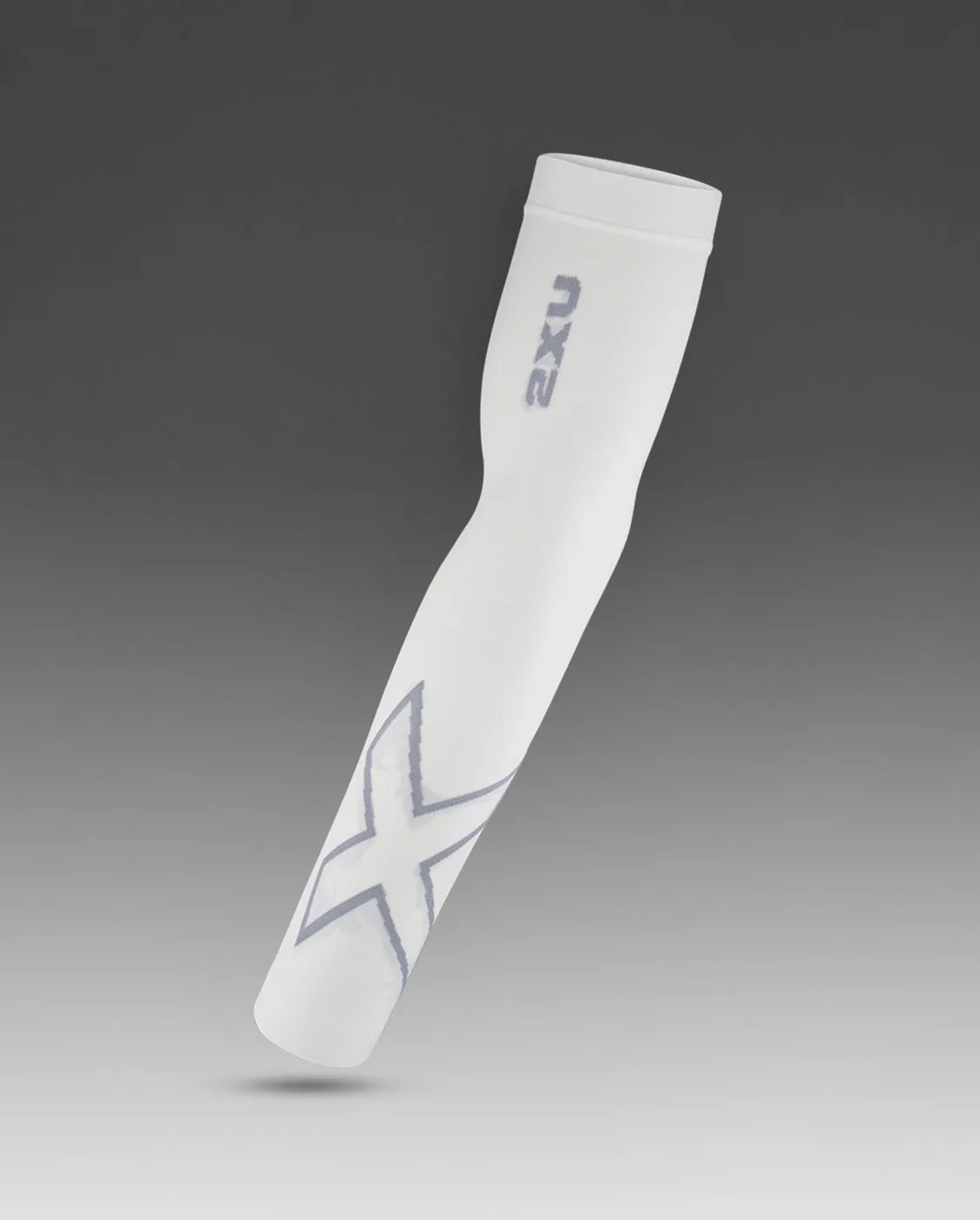 Flex Compression Arm Sleeves sold by 2xu product image thumbnail 2