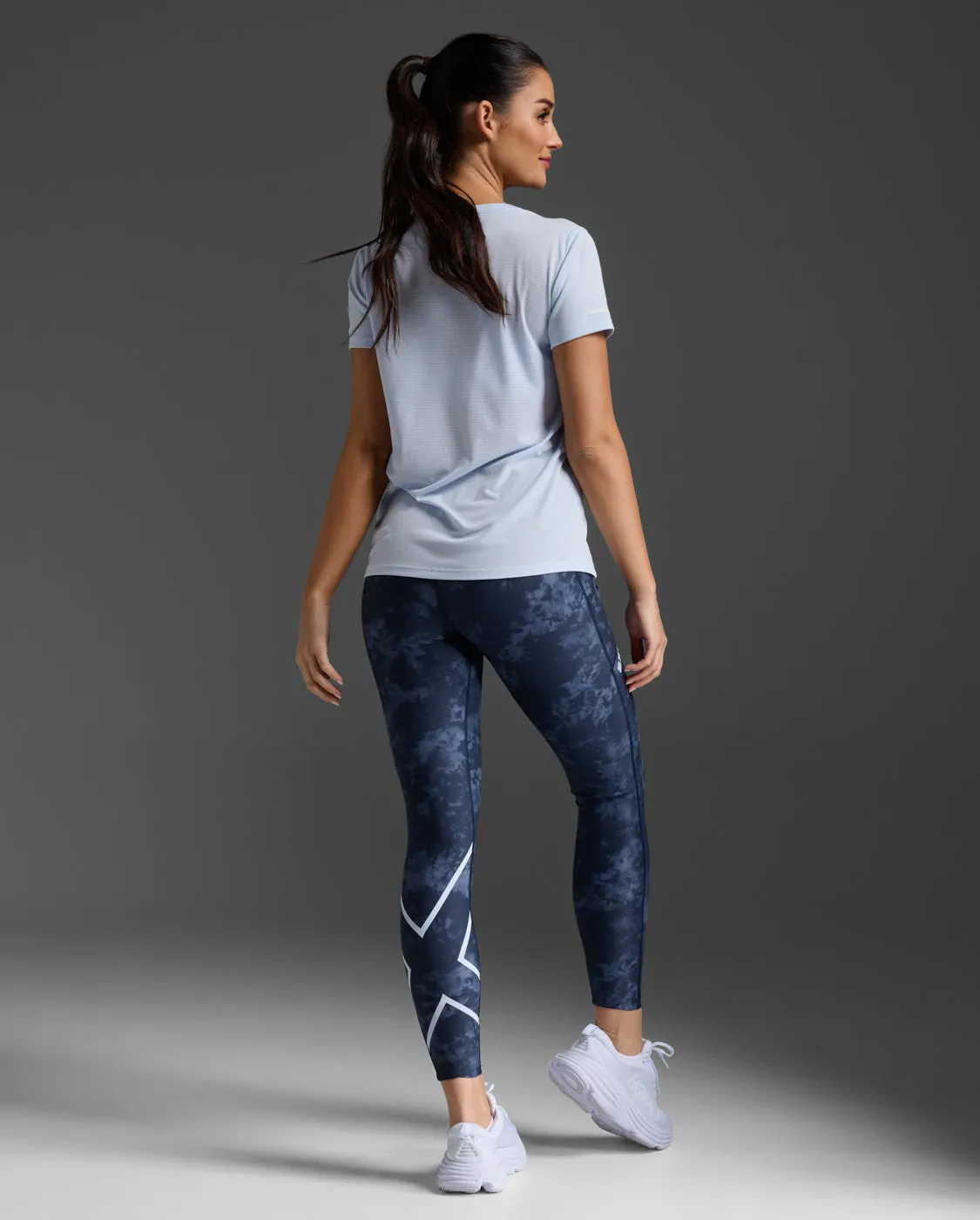 Aero Tee sold by 2xu