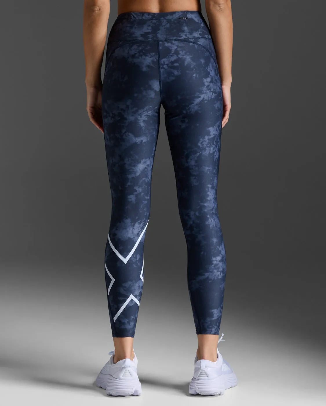 Aero Hi-Rise Compression Tights sold by 2xu product image thumbnail 2