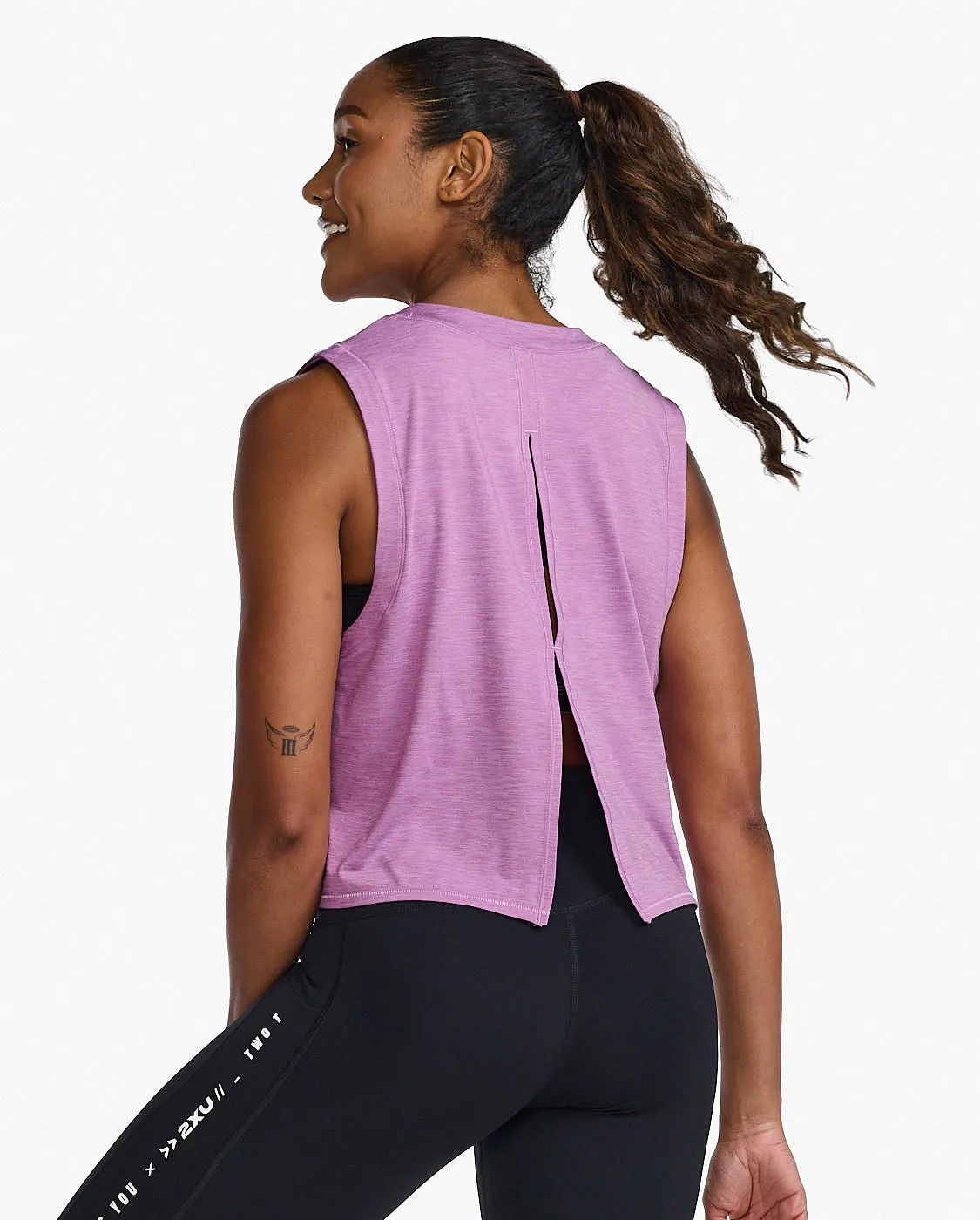 Motion Crop Tank sold by 2xu product image thumbnail 2