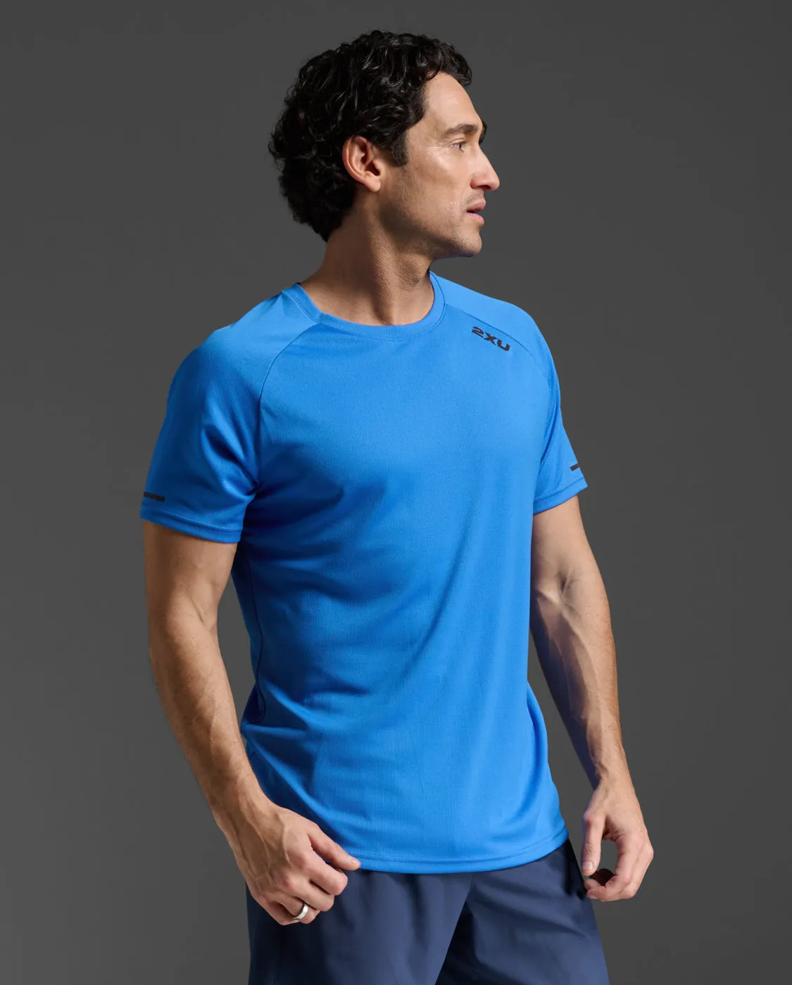Aero Tee sold by 2xu
