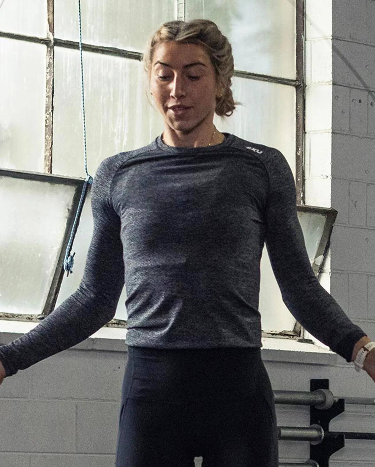 Motion Tech Long Sleeve sold by 2xu product image thumbnail 2