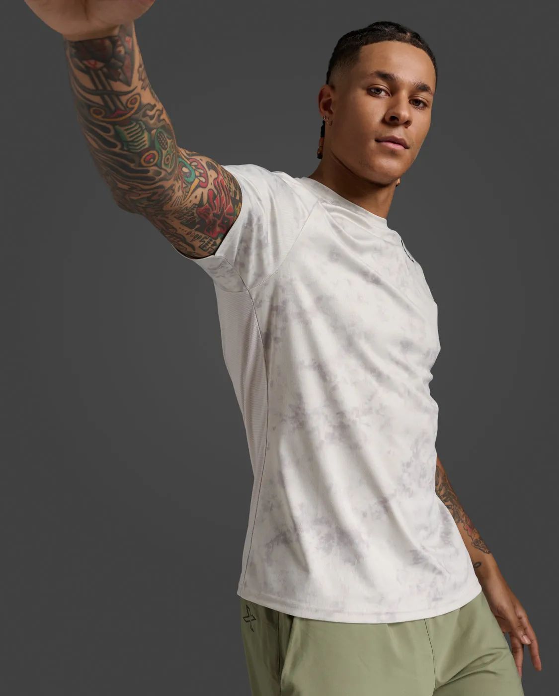 Aero Tee sold by 2xu