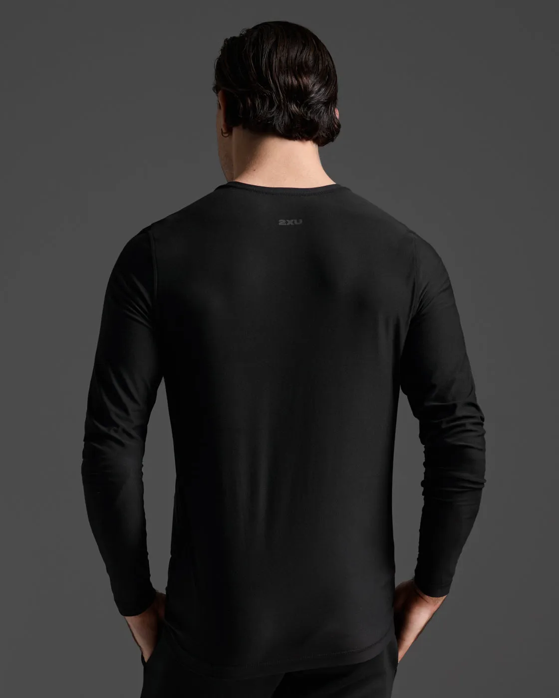 Signature Long Sleeve Tee sold by 2xu product image thumbnail 3