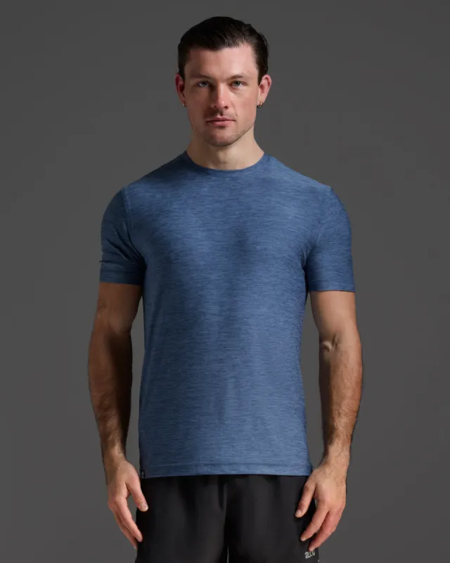 Signature Tee sold by 2xu