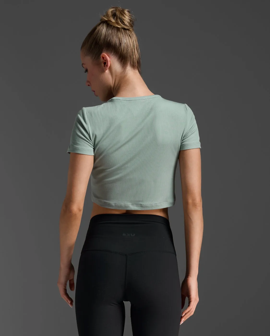 Fluid Ribbed Crop Tee sold by 2xu product image thumbnail 3