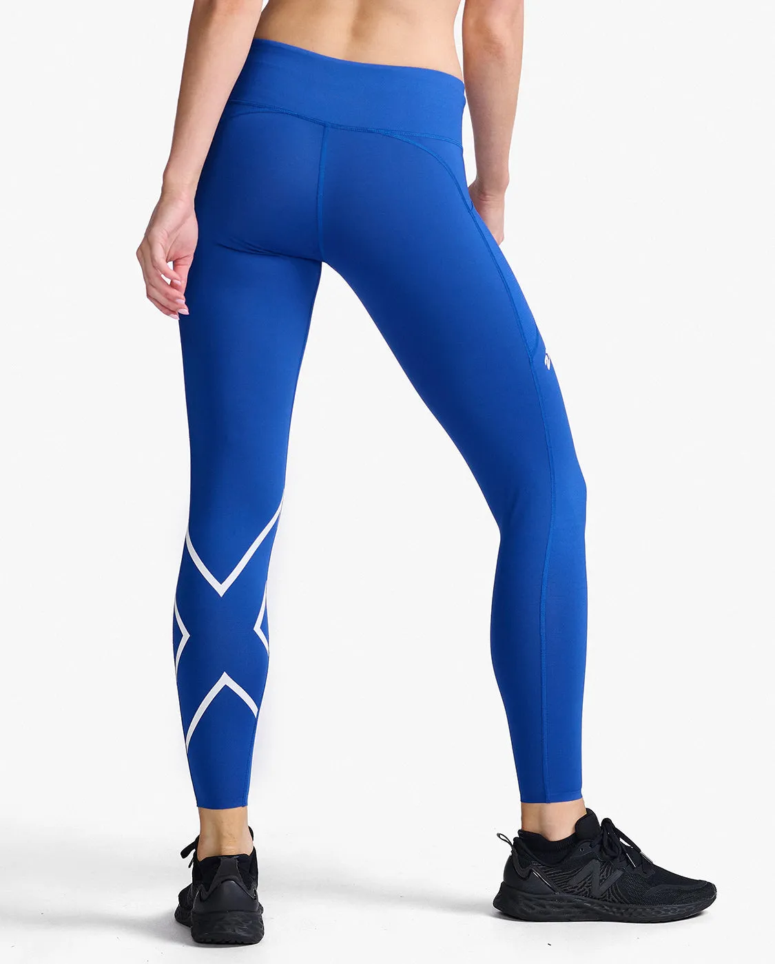 Aero Mid-Rise Compression Tights sold by 2xu product image thumbnail 4
