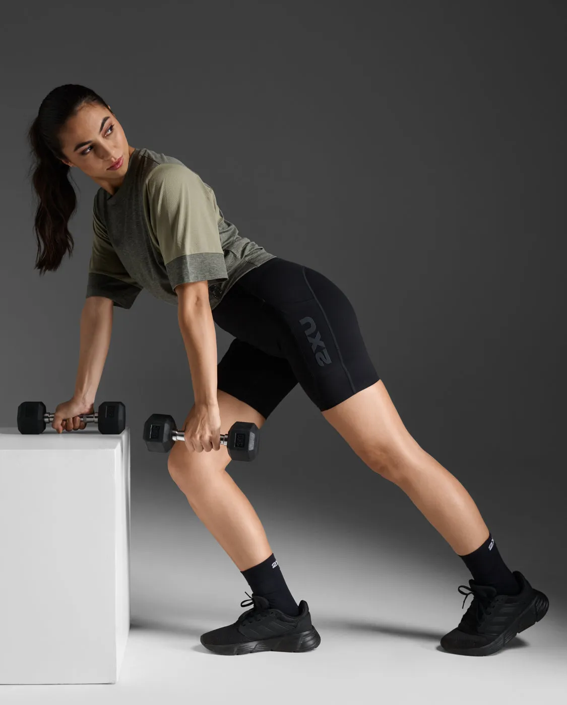 Motion Sport Mesh Tee sold by 2xu product image thumbnail 2