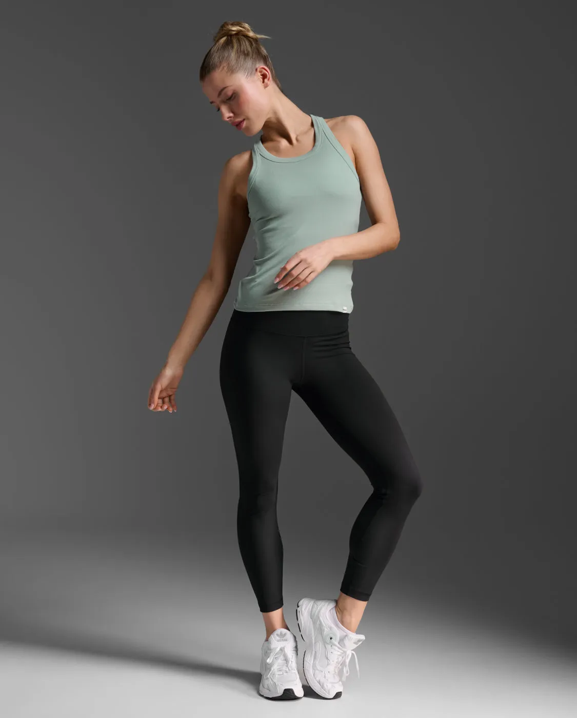 Fluid Ribbed Tank sold by 2xu