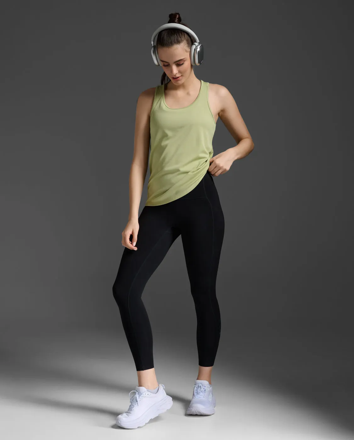 Aero Singlet sold by 2xu