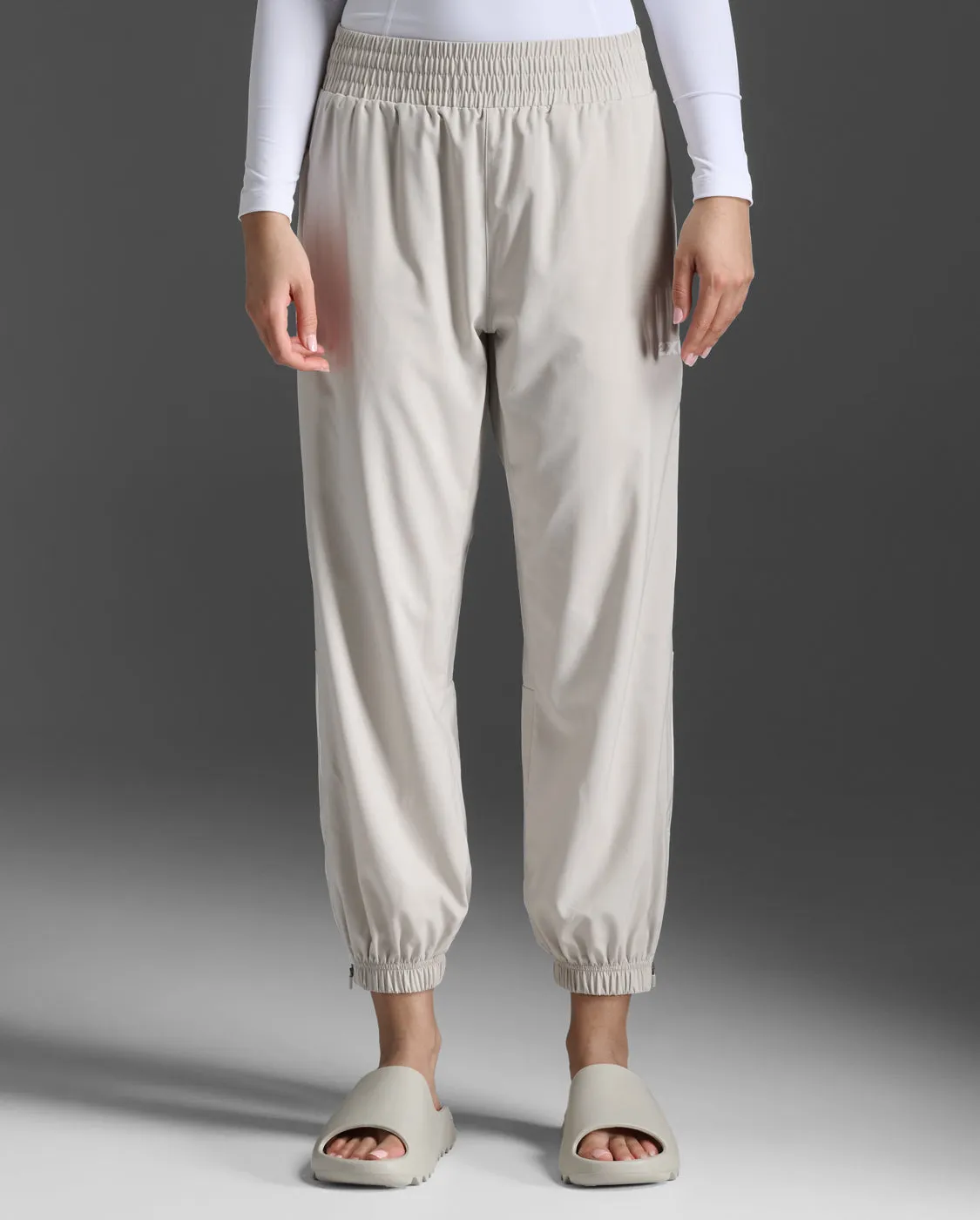 Aero Hi-Rise Woven Jogger sold by 2xu product image thumbnail 2