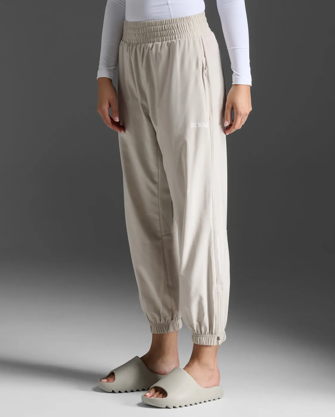 Aero Hi-Rise Woven Jogger sold by 2xu