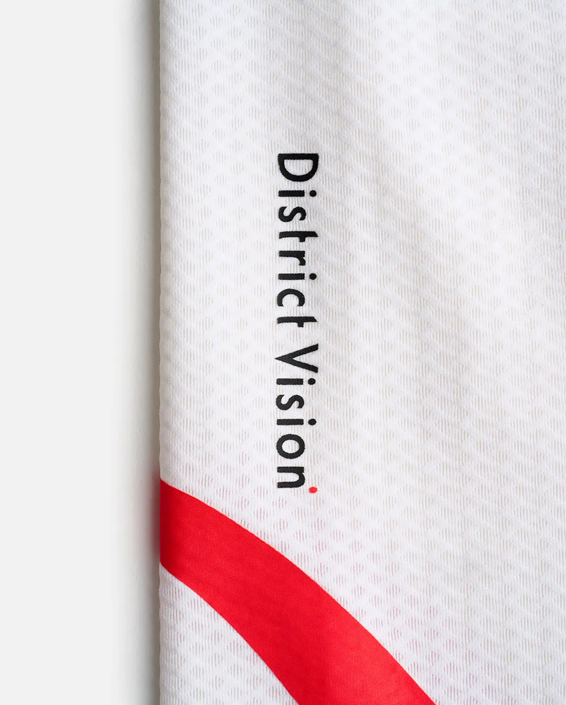 District Vision x 2XU Lightweight Desert Compression Arm Guards sold by 2xu product image thumbnail 2