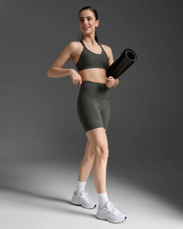 Form Stash Hi-Rise 6" Compression Short with Pockets sold by 2xu