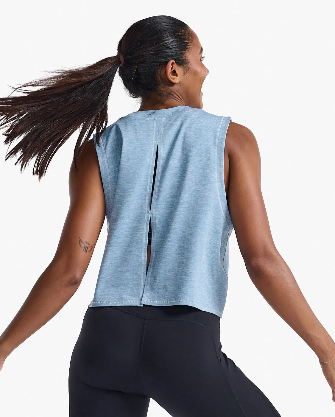 Motion Crop Tank sold by 2xu product image thumbnail 3