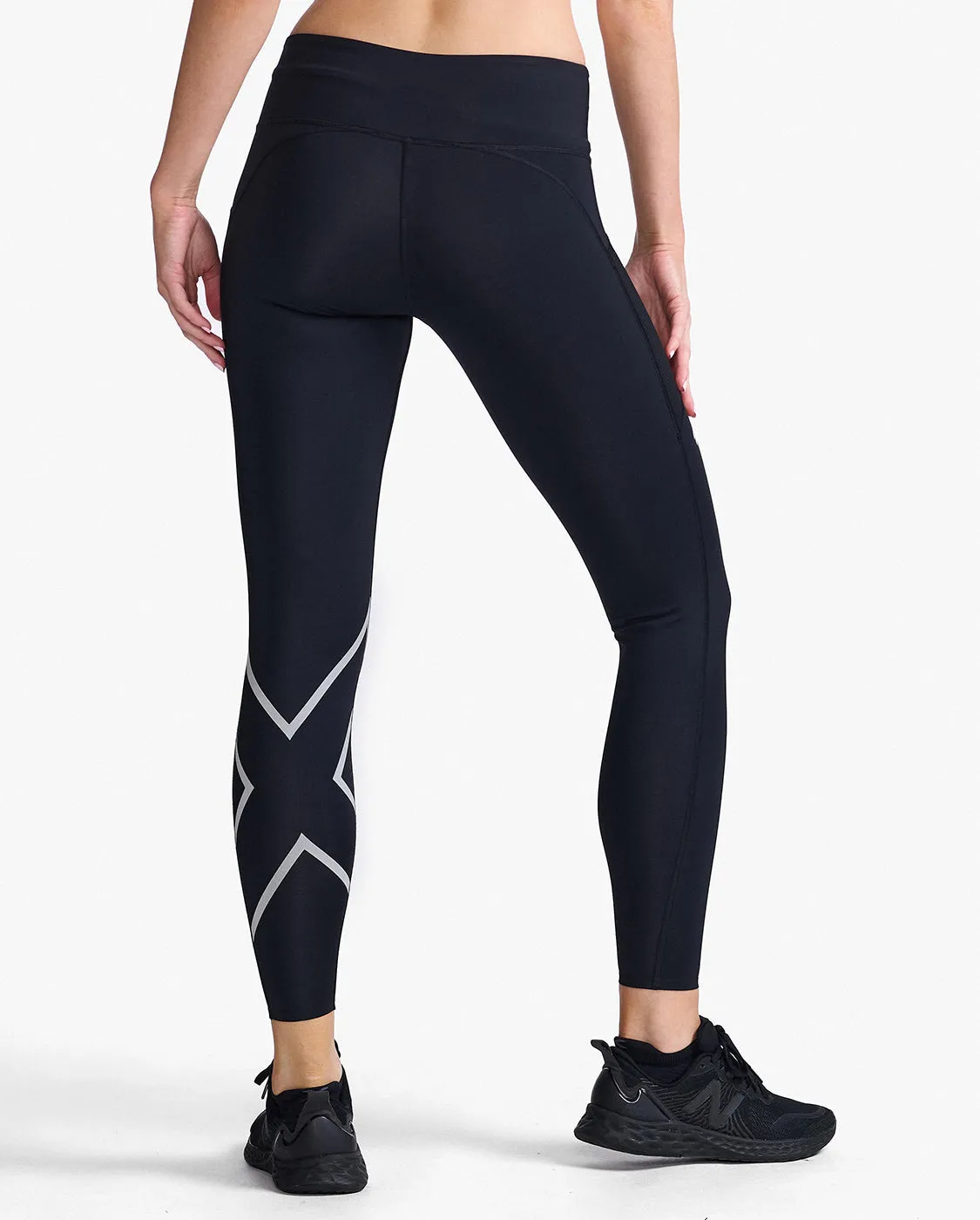 Aero Mid-Rise Compression Tights sold by 2xu product image thumbnail 5
