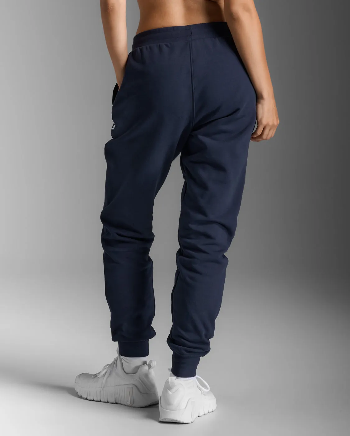 Aspire Trackpants sold by 2xu product image thumbnail 2