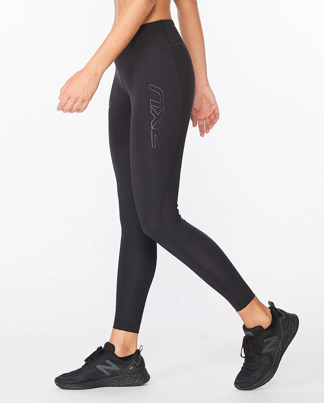 Motion Mid-Rise Compression Tights sold by 2xu product image thumbnail 2