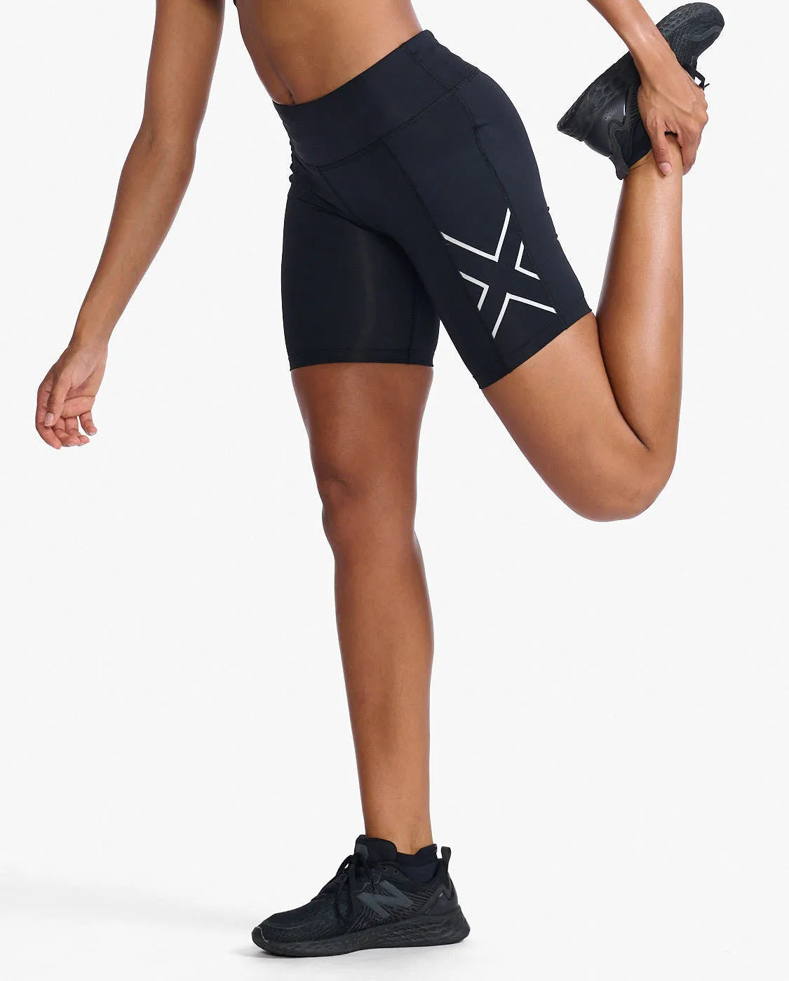 Aero Mid-Rise Compression 6" Shorts sold by 2xu product image thumbnail 3