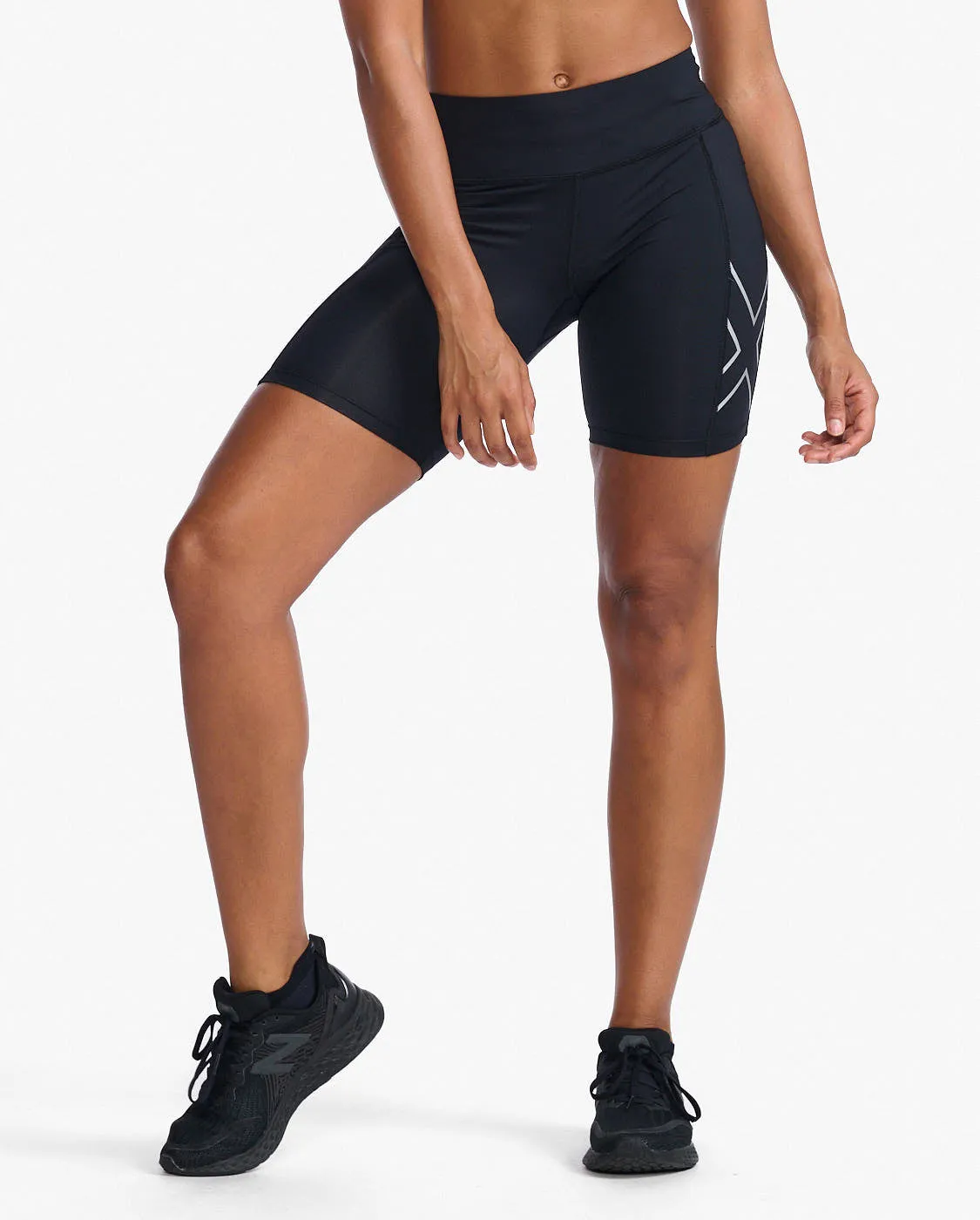 Aero Mid-Rise Compression 6" Shorts sold by 2xu product image thumbnail 2
