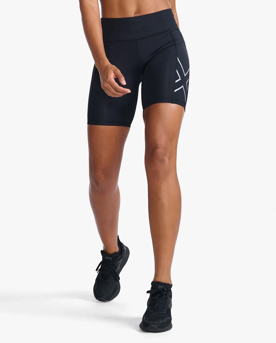Aero Mid-Rise Compression 6" Shorts sold by 2xu