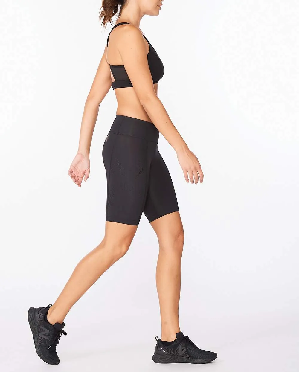 Motion Mid-Rise Compression Shorts sold by 2xu product image thumbnail 3