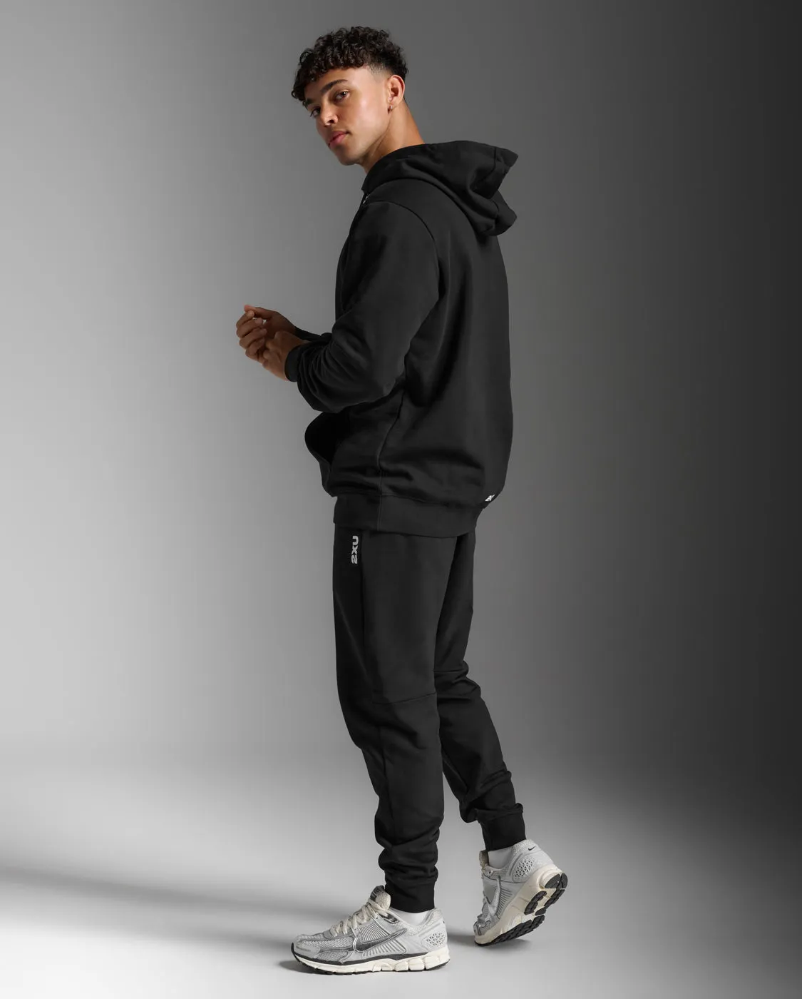 Aspire Pullover Hoodie sold by 2xu product image thumbnail 3